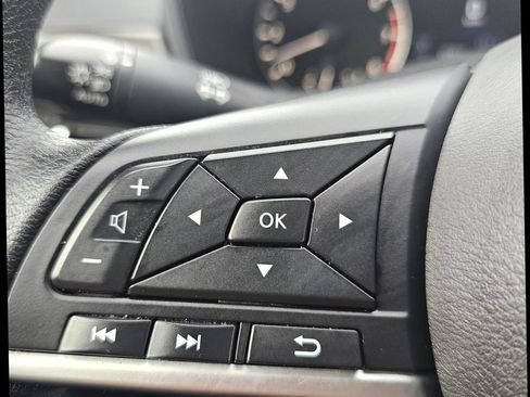 Used 2024 Nissan Altima 2.5 SV image 18