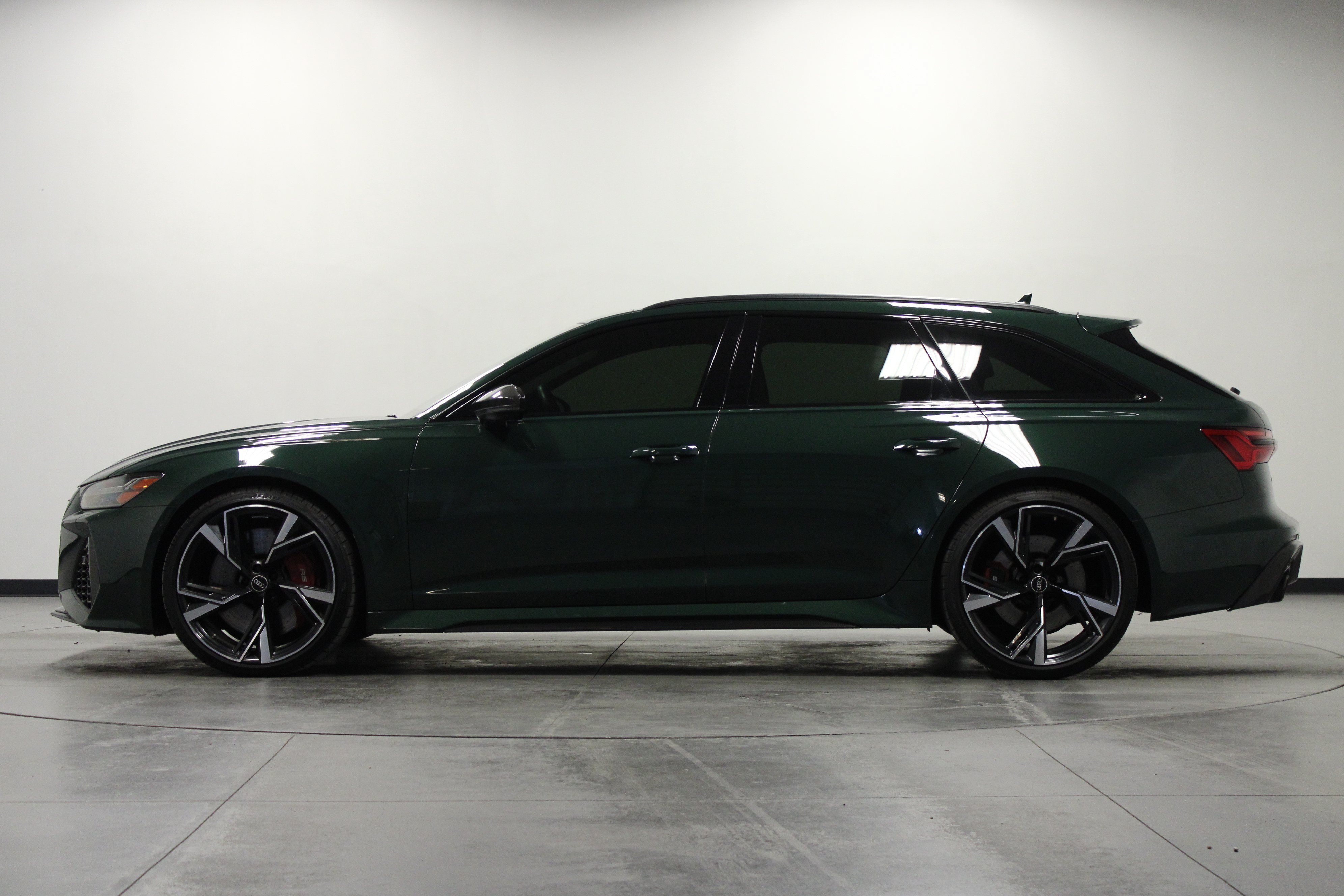 Used 2023 Audi RS 6 AWD/4WD image 7