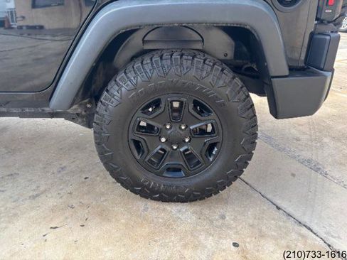 Used 2015 Jeep Wrangler Unlimited Sport AWD/4WD image 31