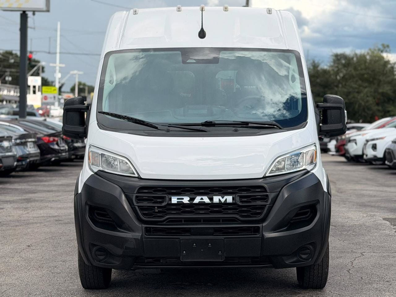 Used 2023 RAM ProMaster 2500 FWD image 3