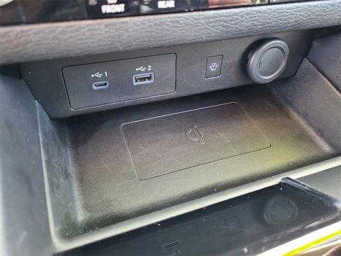 Used 2024 Mitsubishi Outlander SE image 16