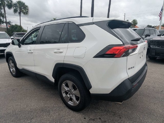 Used 2023 Toyota RAV4 XLE w/ Convenience Package FWD image 4