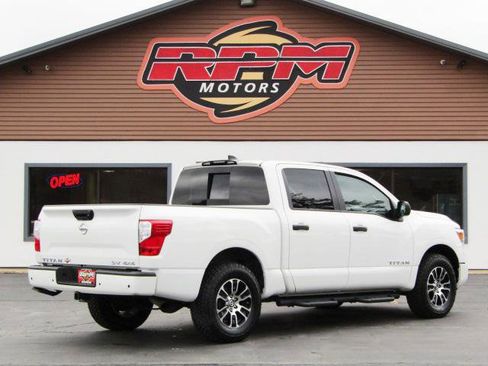 Used 2022 Nissan Titan SV w/ Accessory Utility Package image 5
