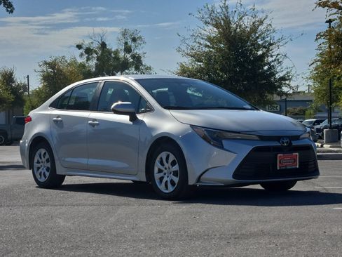 Certified 2025 Toyota Corolla LE FWD image 7