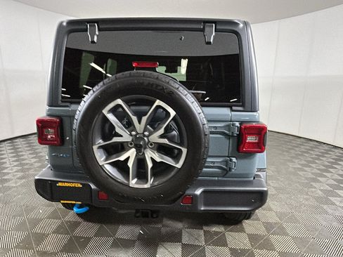 Used 2024 Jeep Wrangler Unlimited w/ Convenience Group AWD/4WD image 3