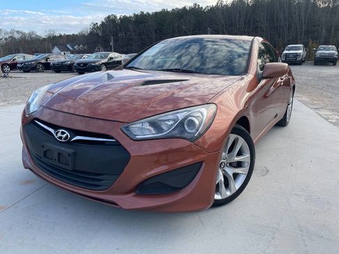 Used 2013 Hyundai Genesis 2.0T image 2