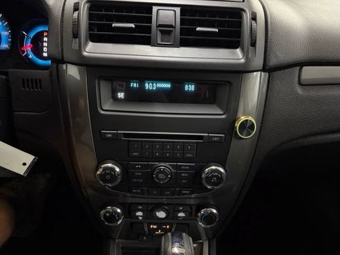 Used 2010 Ford Fusion Sport FWD image 31