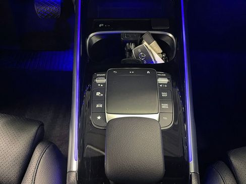 Used 2021 Mercedes-Benz GLB 250 4MATIC image 35
