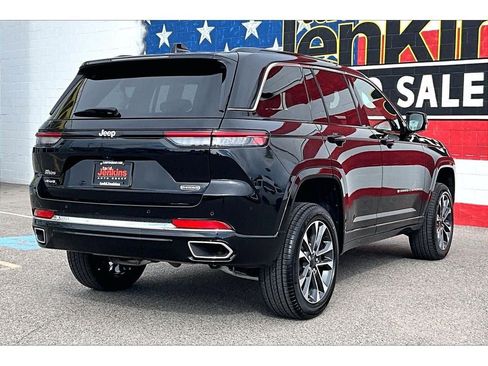 Used 2024 Jeep Grand Cherokee Overland AWD/4WD image 2