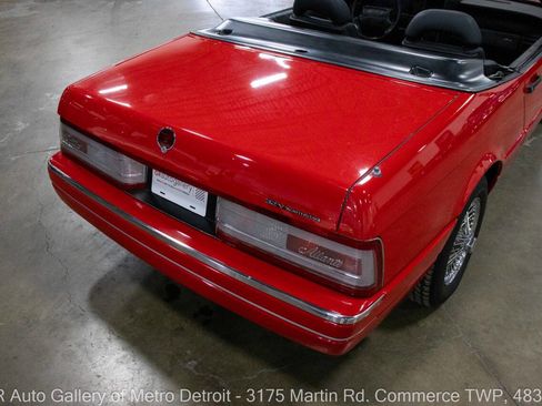 Used 1990 Cadillac Allante image 16