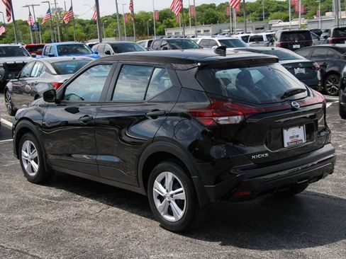 Used 2025 Nissan Kicks Play S FWD image 3
