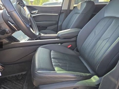 Used 2020 Audi e-tron Premium Plus AWD/4WD image 3