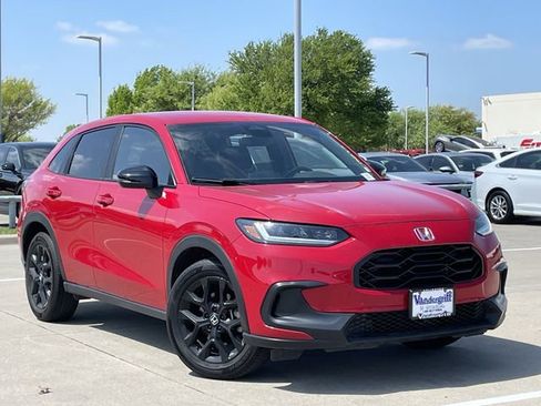 Certified 2025 Honda HR-V Sport image 2