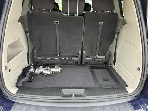 Used 2013 Dodge Grand Caravan SE FWD image 31
