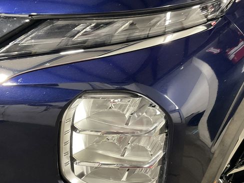 Used 2024 Mitsubishi Outlander SE Black Edition image 9