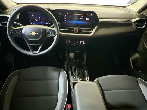Used 2025 Chevrolet TrailBlazer LS w/ LS Convenience Package FWD image 29