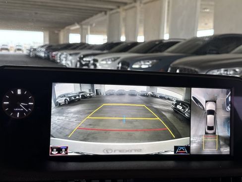 Used 2019 Lexus ES 300h Ultra Luxury w/ Accessory Package 2 image 19