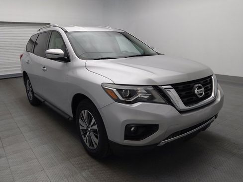 Used 2019 Nissan Pathfinder SV image 14