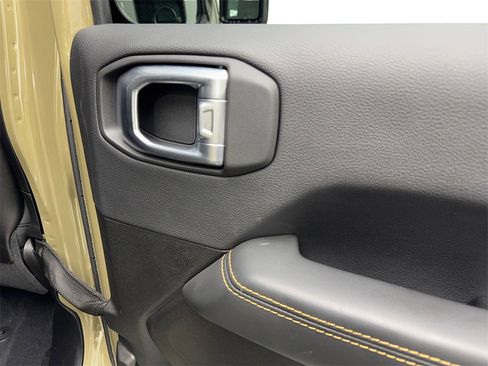 Used 2025 Jeep Gladiator Sport w/ Premium Package image 45