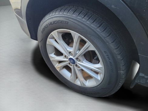 Used 2018 Ford Escape SEL w/ Ford Safe & Smart Package image 29