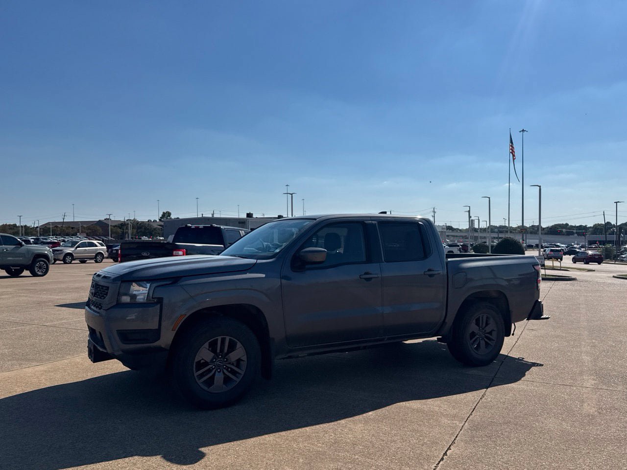 Used 2025 Nissan Frontier SV RWD image 16