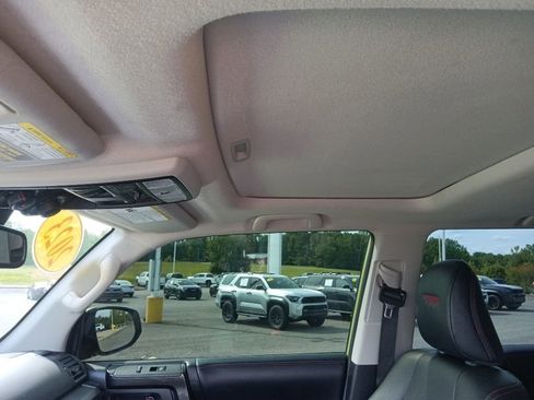 Used 2023 Toyota 4Runner TRD Off-Road Premium w/ Moonroof Package AWD/4WD image 14