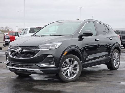 Used 2023 Buick Encore GX Essence w/ Advanced Technology Package image 2