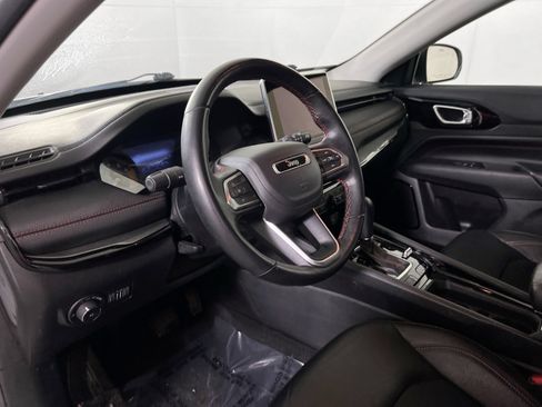Used 2022 Jeep Compass Trailhawk w/ Trailhawk Convenience Group AWD/4WD image 9