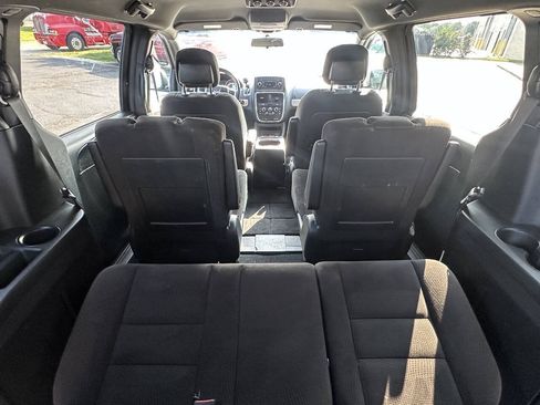 Used 2014 Dodge Grand Caravan SXT w/ Blacktop Package FWD image 19