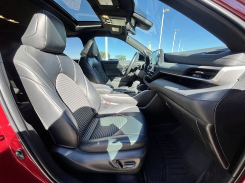 Used 2022 Toyota Highlander XSE image 31