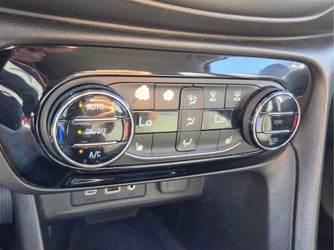 Used 2021 Buick Encore GX Select w/ Advanced Technology Package FWD image 24