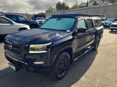 Used 2023 Nissan Frontier SV w/ Midnight Edition Package image 4