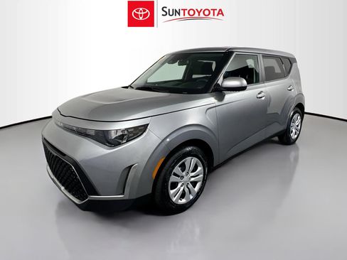 Used 2024 Kia Soul LX FWD image 9