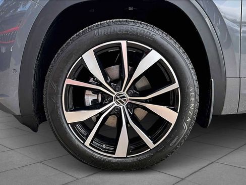 New 2026 Volkswagen Atlas Cross Sport SEL Premium R-Line AWD/4WD image 11