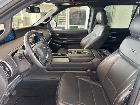 Certified 2025 Ford Expedition Platinum w/ Stealth Performance Package AWD/4WD image 19