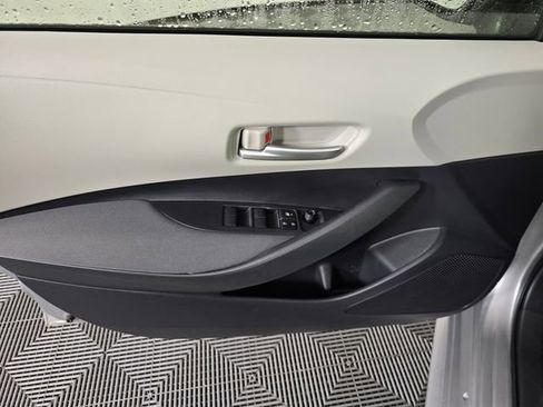 Used 2020 Toyota Corolla LE image 23