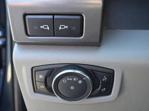 Used 2017 Ford F250 XLT w/ XLT Premium Package AWD/4WD image 20