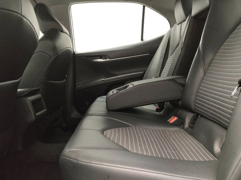 Used 2021 Toyota Camry SE FWD image 18