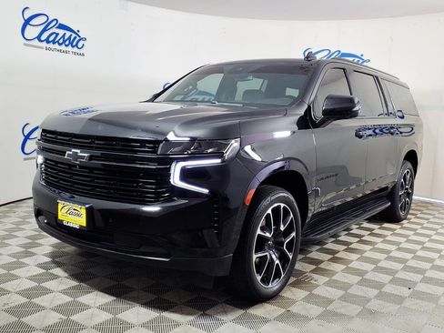 Used 2024 Chevrolet Suburban RST w/ Luxury Package RWD image 5