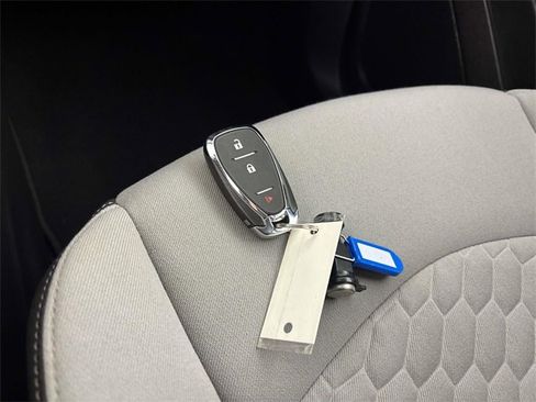 Used 2021 Chevrolet Equinox LS w/ LS Convenience Package image 23