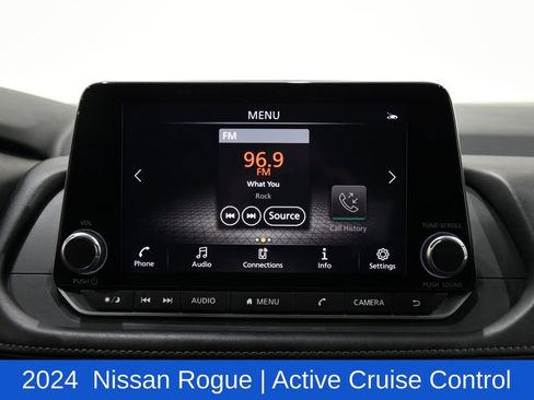 Used 2024 Nissan Rogue SV image 17