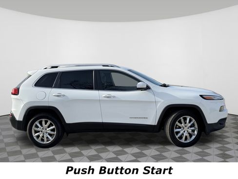Used 2017 Jeep Cherokee Limited image 2