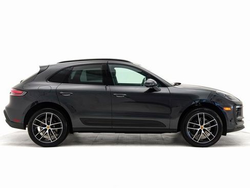 Certified 2025 Porsche Macan image 32