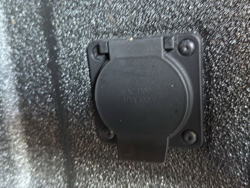 Used 2023 GMC Canyon Elevation w/ Elevation Premium Package image 21