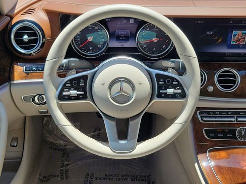Used 2019 Mercedes-Benz E 300 4MATIC image 26