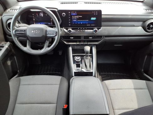Used 2023 Chevrolet Colorado Trail Boss w/ Technology Package AWD/4WD image 8