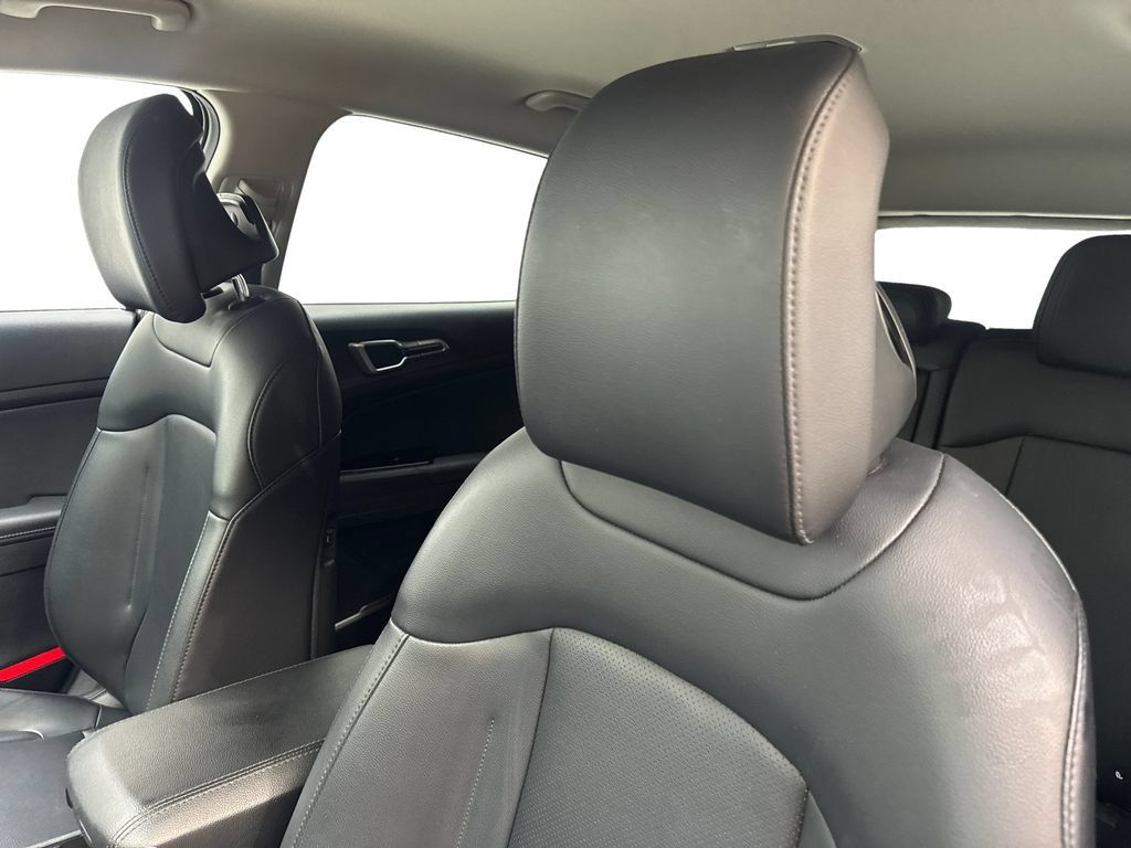 Used 2024 Kia Sportage EX AWD/4WD image 29