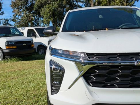 New 2026 Chevrolet Trax LS w/ Driver Confidence Package image 9