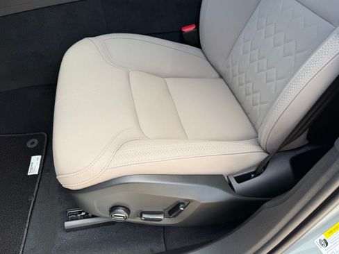 New 2026 Volvo XC60 T8 Plus w/ Climate Package PRO AWD/4WD image 19
