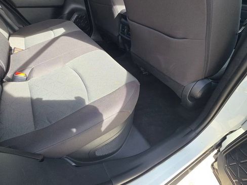 Used 2025 Toyota RAV4 XLE AWD/4WD image 15